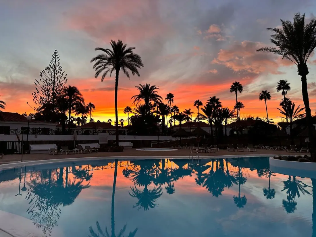 Same pool, seven in the evening